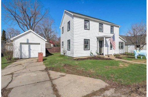 707 Railroad St, New Glarus, WI 53574