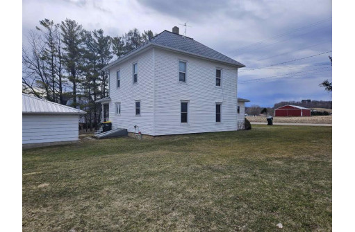 121 County Road V, Cazenovia, WI 53924