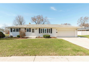 1615 N Sumac Dr Janesville, WI 53545-1266