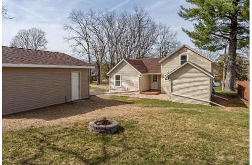 545 Quarry St, Baraboo, WI 53913