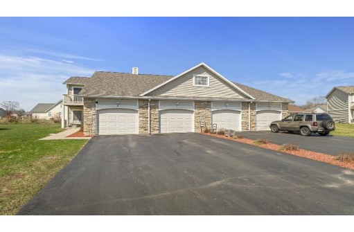 2243 Tallgrass Ct 7, Beloit, WI 53511