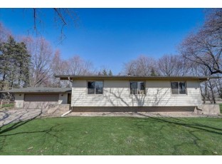 6484 S Windsor Prairie Rd DeForest, WI 53532