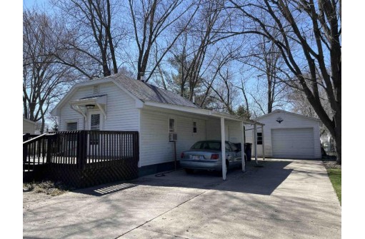 2114 S Jackson St, Janesville, WI 53546