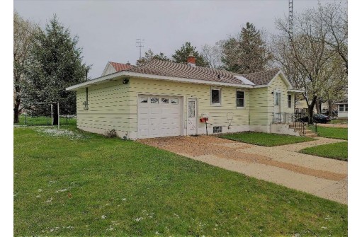 803 Monroe St, Portage, WI 53901