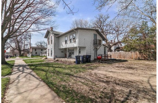 203 N Washington Street, Janesville, WI 53545