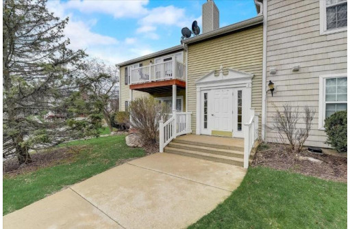 2 Captains Ct 3, Madison, WI 53719