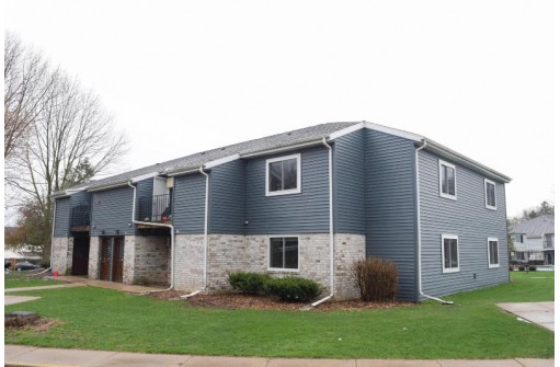 206 Whispering Pines Way, Fitchburg, WI 53713