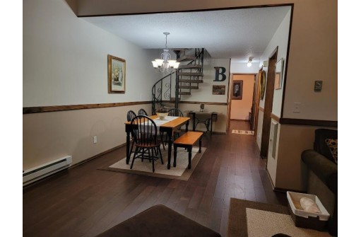 4 Hawthorn Tr, Wisconsin Dells, WI 53965