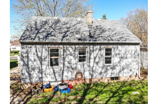 624 N Walnut St, Janesville, WI 53548