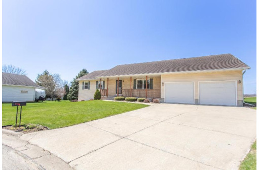 631 Terrace Ct, Monticello, WI 53570