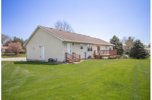 631 Terrace Ct, Monticello, WI 53570