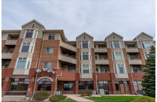 301 Harbour Town Dr 406, Madison, WI 53717