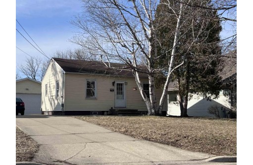 5205 Schluter Rd, Monona, WI 53716