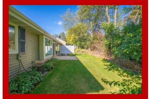 111 Buckingham Ct, Cambridge, WI 53523