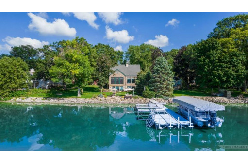 2279 Williams Point Dr, Stoughton, WI 53589