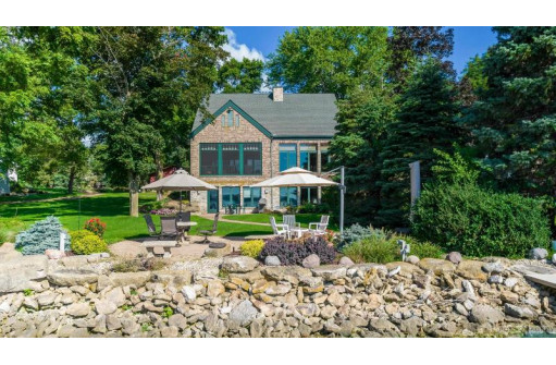 2279 Williams Point Dr, Stoughton, WI 53589