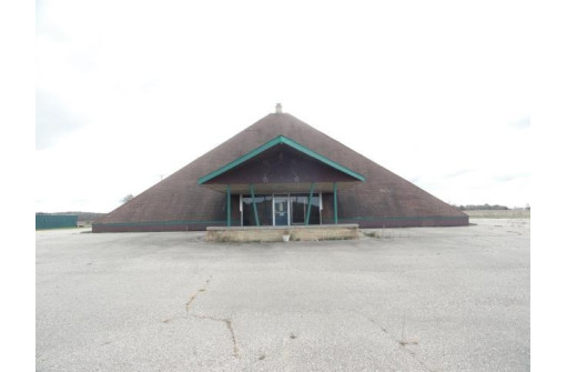 W6711 Highway 33, Juneau, WI 53039