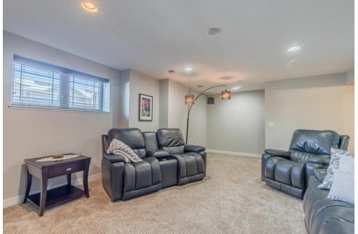 1460 Smithfield Drive, Sun Prairie, WI 53590