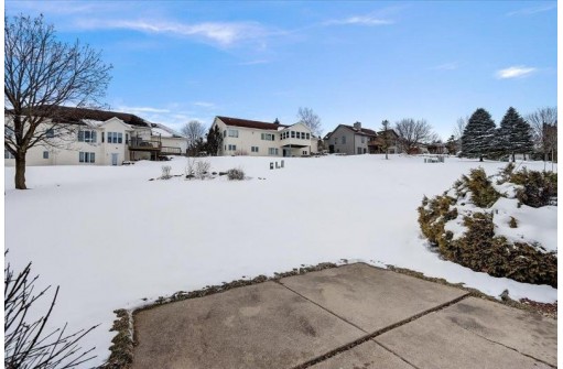 5881 Woodland Dr, Waunakee, WI 53597