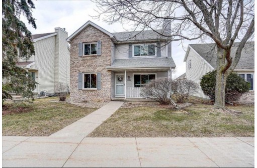 326 Harbour Town Dr, Madison, WI 53717