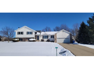 6718 Sam Hill Dr Sun Prairie, WI 53590-9465