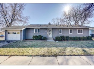 1109 Fairchild St Sun Prairie, WI 53590