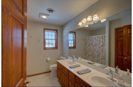 5840 Marsh View Court, Fitchburg, WI 53711