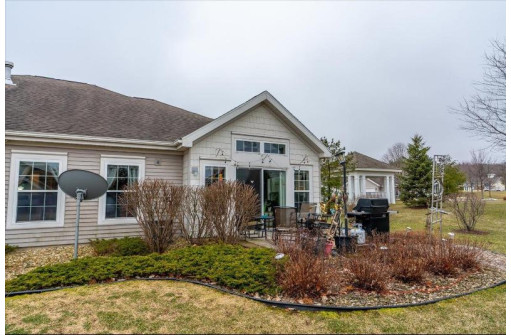 33 Northlight Way, Fitchburg, WI 53711