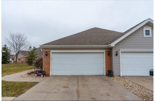 33 Northlight Way, Fitchburg, WI 53711