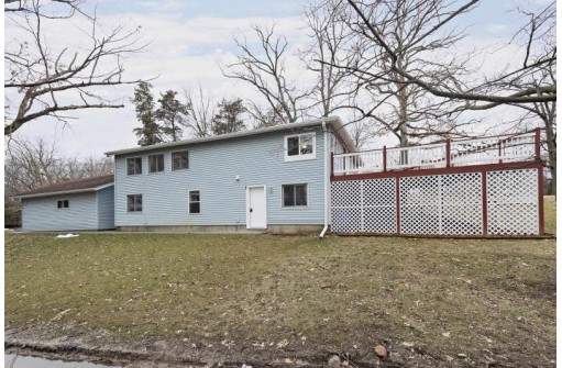 W9354 Oakland Road, Cambridge, WI 53523