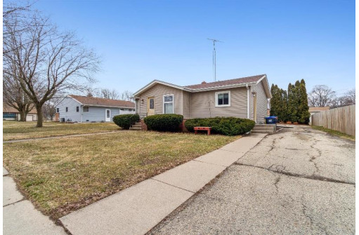 5 N Grand Ave, Deerfield, WI 53531