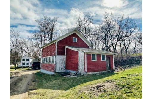 N8881 County Road D, Belleville, WI 53508