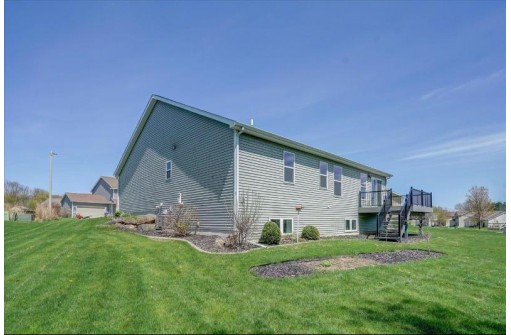 317 Heritage Square Drive, Deerfield, WI 53531