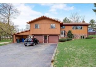 905 Pine Dr Wisconsin Dells, WI 53965