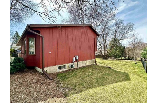 5608 Glenway St, McFarland, WI 53558