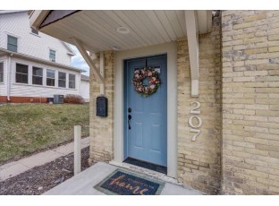 207 W Franklin St Portage, WI 53901