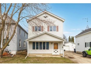 319 E Oak Street Juneau, WI 53039