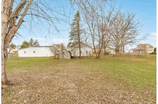 319 E Oak Street, Juneau, WI 53039