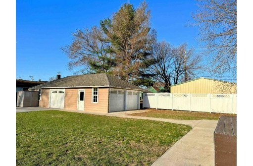 320 E Wisconsin Street, Prairie Du Chien, WI 53821