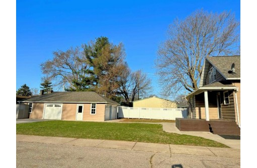 320 E Wisconsin Street, Prairie Du Chien, WI 53821