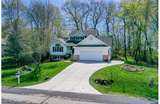 W9209 Forested Rd, Cambridge, WI 53523