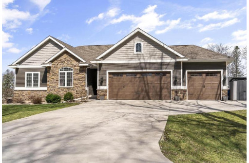 4528 E Oak Lane, Windsor, WI 53598