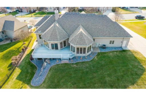 1605 Charleston Circle, Waunakee, WI 53597