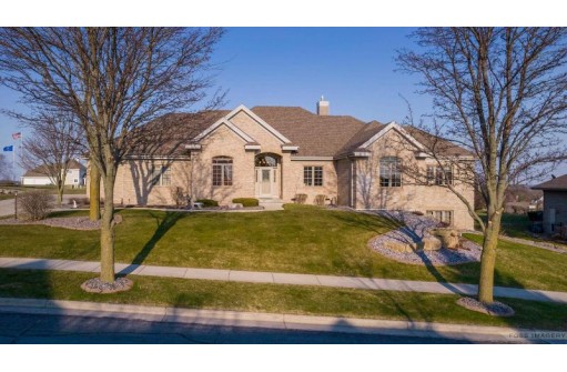 1605 Charleston Circle, Waunakee, WI 53597