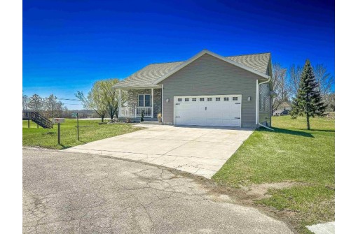 N6743 Clover Ln, Pardeeville, WI 53954