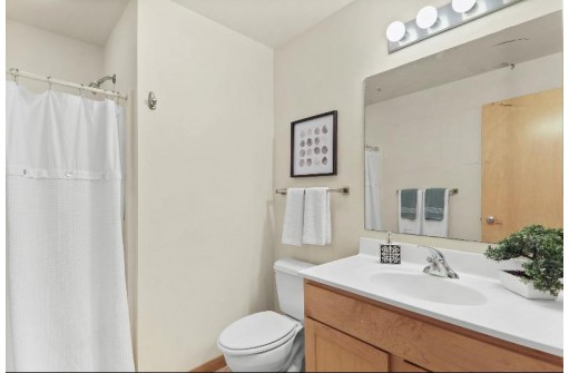 333 W Mifflin Street 2040, Madison, WI 53703