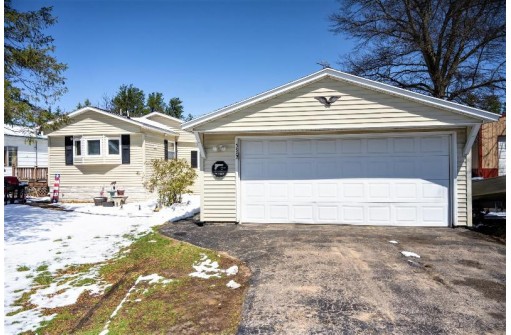 W5902 Whistling Wings Drive, New Lisbon, WI 53950