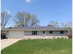 210 Sioux Ct Janesville, WI 53545