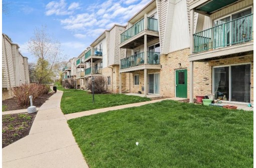 2420 Independence Lane 210, Madison, WI 53704