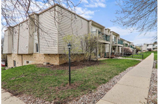 2420 Independence Lane 210, Madison, WI 53704